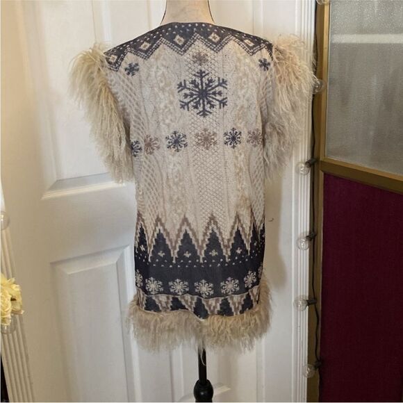 Yigal Azrouel Snowflake Patterned Vest with  real Fur Trim, S - Picture 6 of 9